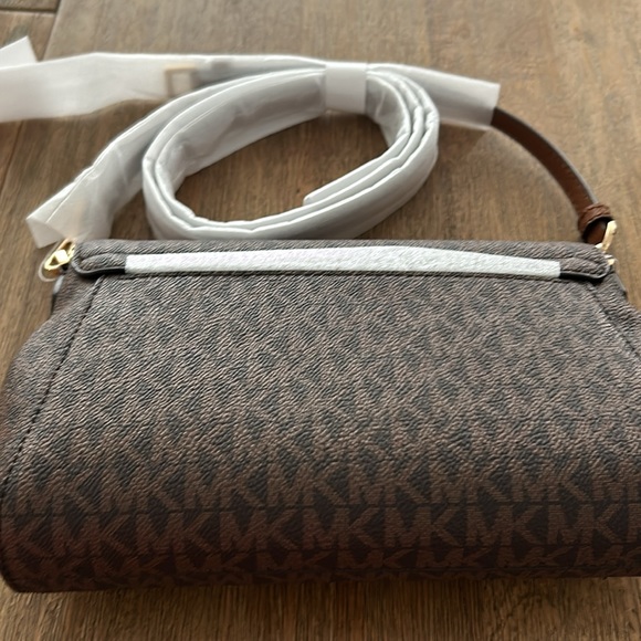 New MICHAEL KORS
Medium Logo Convertible Crossbody Bag. 13 - Picture 8 of 10